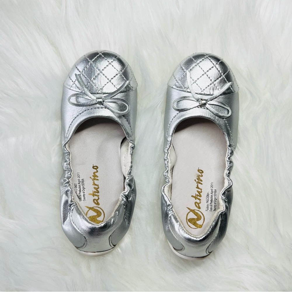 Naturino little girl’s silver ballet flat, EU 25 US7.5/8